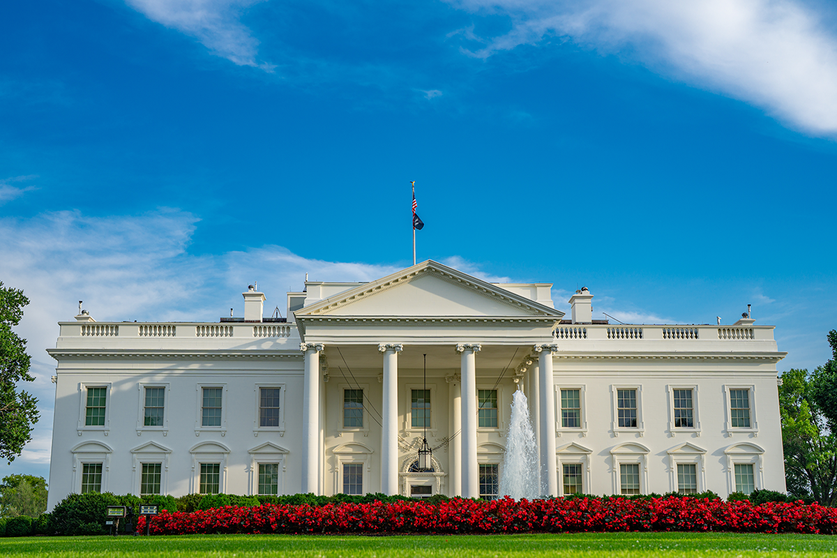 백악관 동관 철거 시작··· 트럼프, 3555억 원 규모 백악관 새 연회장 공사 착수