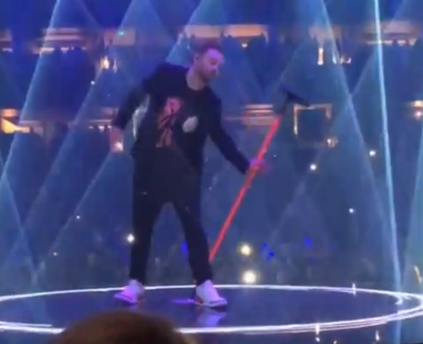 저스틴 팀버레이크, 무대 위 ‘댄스 대참사’에 누리꾼들 ‘이게 최선입니까?’ ‘은퇴각’ 외침 봇물!