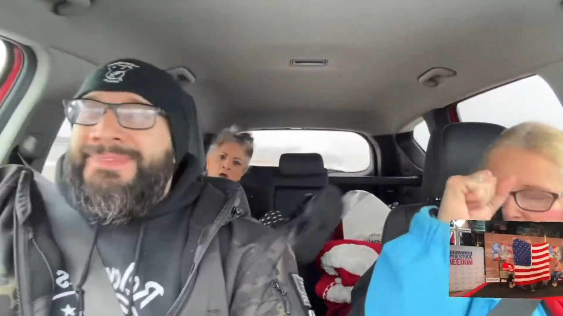 도널드 트럼프 지지자, 인터넷 생중계 중 자동차 사고